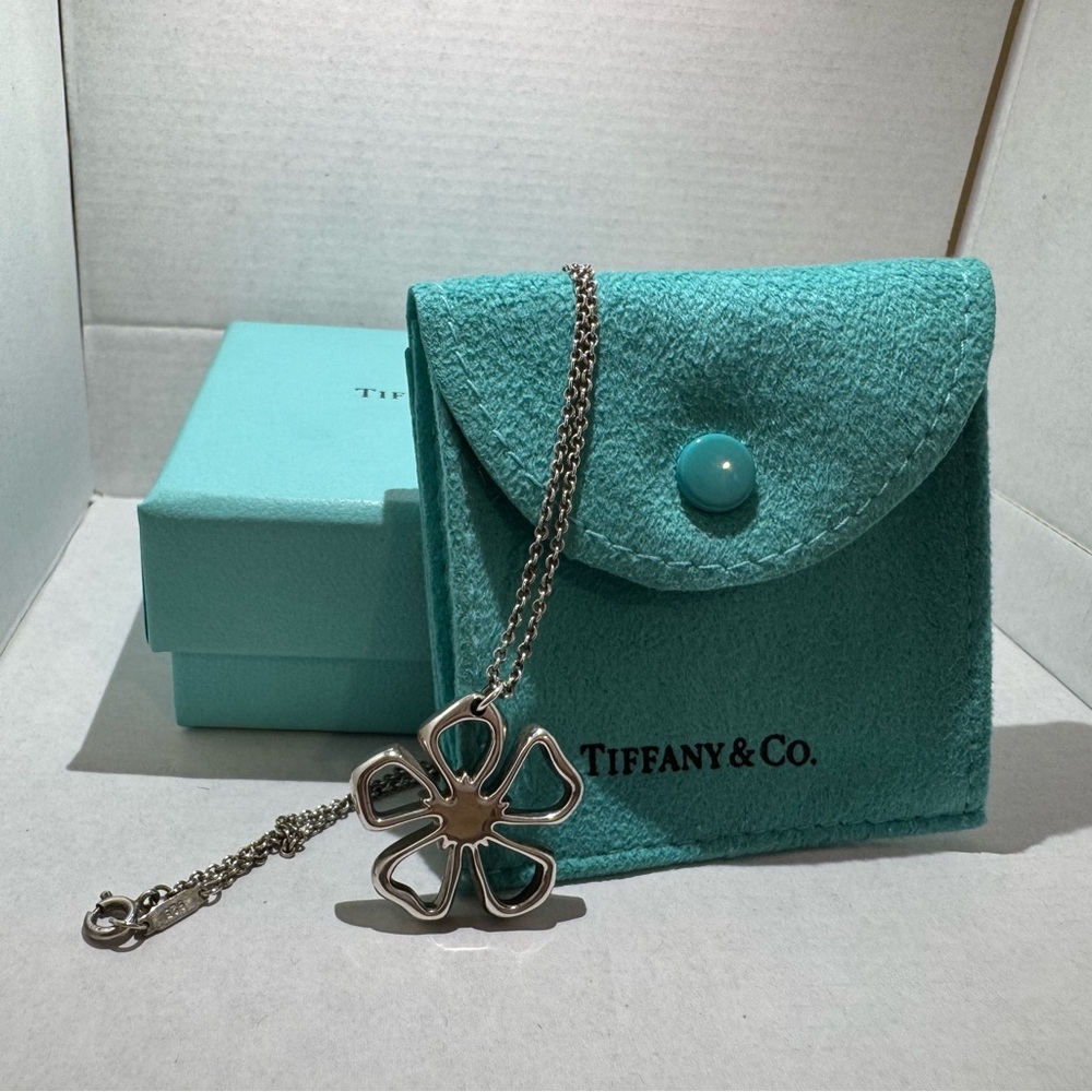 Tiffany & Co. Elsa Peretti Open Flower Pendant Necklace – Large Sterling Silver